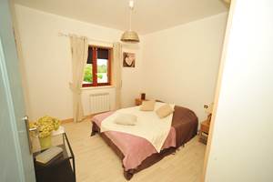 ©sandraHermens - chambre double Gite Pen Ty Camping Duguesclin