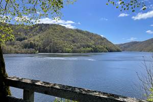 gite_correze_pierres_barragedebort-nature