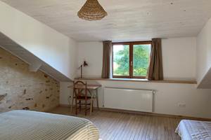 Gîte de la chevêche, coin bureau dans la chambre