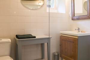 Salle de bain de la chambre double de Belle Epine