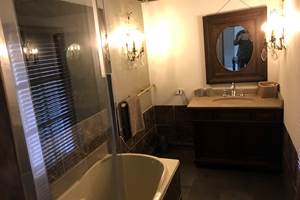 salle de bain de la chambre 1 à l'etage