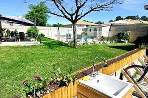 jardin-potager-piscine-velos-point-eau-exterieur-mas-des-anges-soussans-margaux-medoc-bordeaux-cyclotourisme-detente