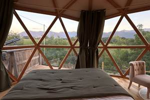 Vue sur les Pyrénées depuis votre lit !