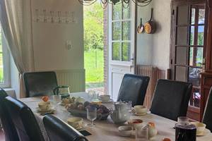 TABLE PETIT DEJEUNER