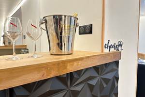 love-room-eden-de-roques-salon (5)