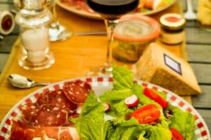 Domaine La Male panier repas chalet spa
