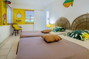 Gite-Bananier-chambre-lits-double-possible-grand-lit