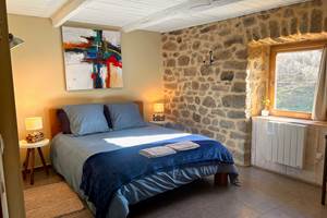la calade chambres d'hotes et espace bien être ardèche lit chambre lin