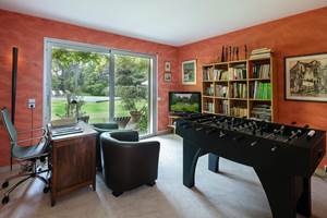 Le Bureau avec son Baby-Foot, Terrasse sous Tonnelle