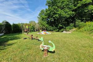 camping-la-perle-creuse-aire-de-jeux-enfants