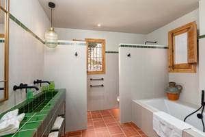 24 Oliveres Patio Suite parentale 1 Salle d'eau