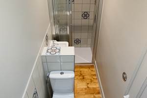 Salle d'eau attenante à la chambre