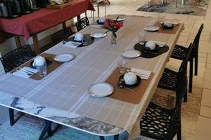 Grande table petit déjeuner intérieur