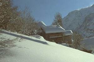 Arrière de la masion donnant sur l'alpage.