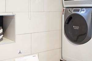 Lave linge et sèche linge disponible.