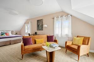 chambre-la-suite-salon-hotel-arradon-golfe-du-morbihan