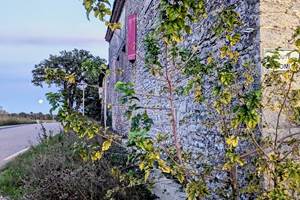 La Bâtisse vue de la route