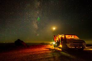 2 emplacements van (crédit photo : Mark Harpur - Unsplash)