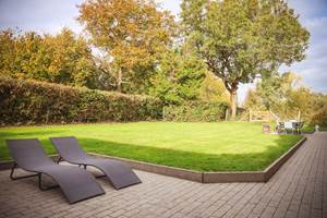 Gi^te Maud Neuprez. EXTERIEUR BOOKING 1600X1200-9