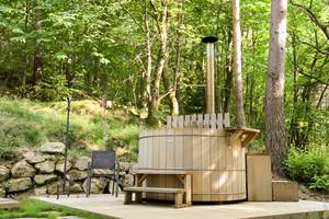 Bain nordique chauffé au feu de bois