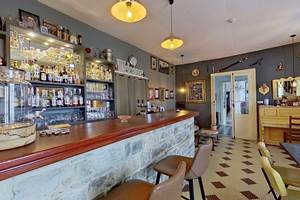Bar B