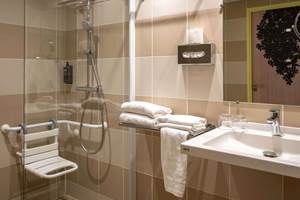Chambre Double Standard - Accessible aux Personnes à Mobilité Réduite 
