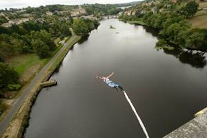 Saut élastique - LV L'IJ - 2017 - ©Momentum Productions Mickaël Planes (21)