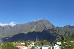 Vue Panoramique sur les Montagnes depuis terrasse