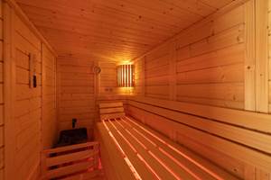 A l'intérieur du sauna privatif du gîte