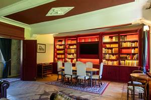 Domaine du Loubier, bibliotheque