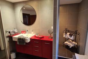 salle d'eau chambre Cannelle "le Châtaigier"