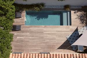 Piscine chauffée idéale pour un séjour relaxant en Provence