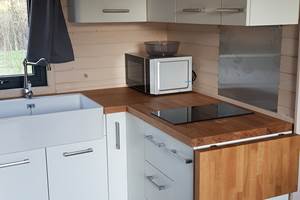 Cabane du Cerf, cuisine coté droit