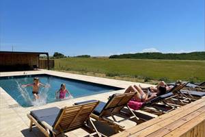 Famille piscine ferme du Hitton