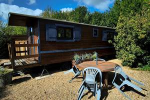 roulotte-location-vacances-sarthe-la-girouardiere