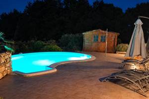 La piscine la nuit