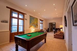 LE CHÂTEAU - RDC - Salon avec Billard 8pool