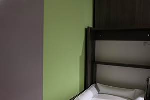 Chambre 1: Chambre familiale, planche à pour bb.