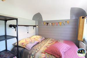 2 Gite la chevalerie 49170 roulotte loge des clowns