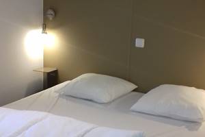 chambre grand lit mobil home 3 chambres et 2 chambres 2017-camping kergo-carnac-morbihan