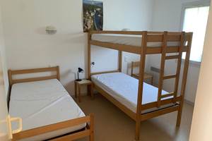 lepetitbois46_Leyme_Family+ PMR_chambre triple_Gîte 22