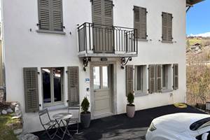 Entrée appartement et parking