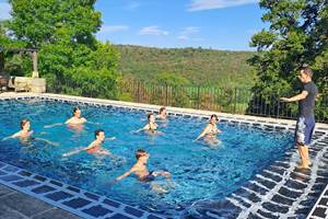 GîtedecharmeAnnecyHébergementGeneveChâteaudeMarignaLocationGîtepiscineruralSéjournaturehistoriqueJuraLocationvacancesmontagneskimedievalpiscine