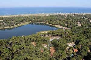 DOMAINE AIGA, au bord du lac marin, océan à pieds