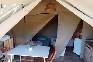 camping-la-perle-creuse-tente safari-2personnes-Tennessee-intérieur2