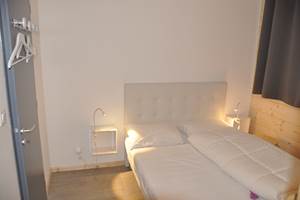 ESTABLOU #5 chambre 01 lit double