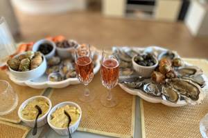 repas-fruit-de-mer-sur-demande-local-mas-des-anges_soussans-margaux_couple-famille
