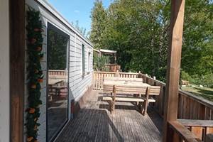 camping-la-perle-creuse-MH-6personnes-NewYork-terrasse