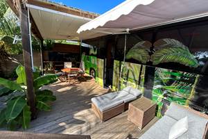 Terrasse détente et cuisine extérieure palmbus