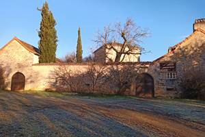 Les Granges de l'Abbaye. Façade principale hiver